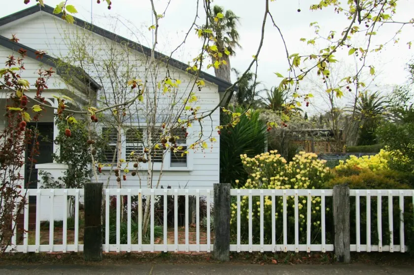 R&R COTTAGE - Image 1