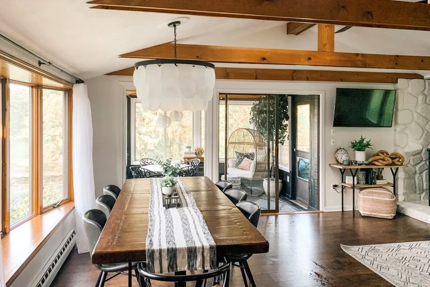 Port Bay Modern Lake House - Image 1