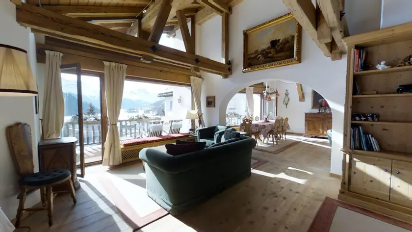 Bellissimo appartamento mansardatato di 5 locali arredato con gusto e stile con - Image 1