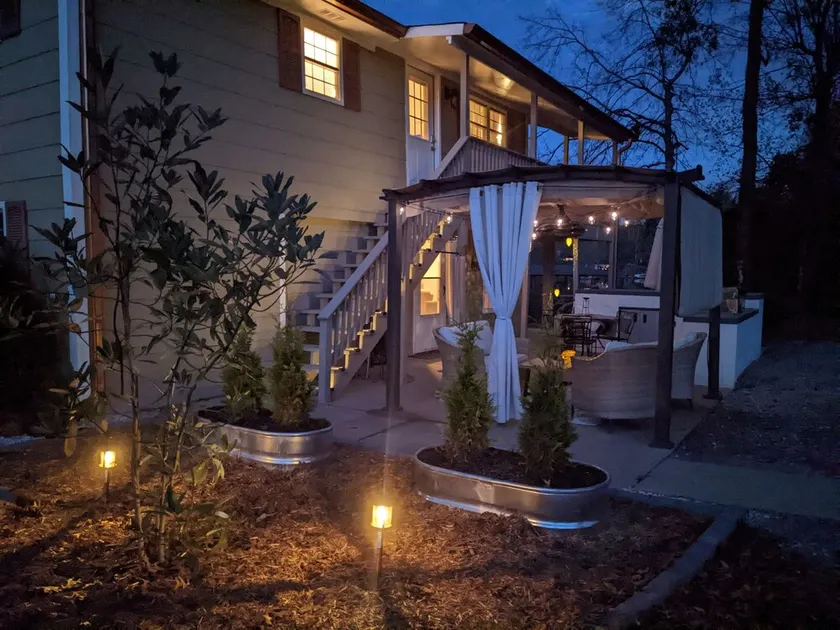 “Riverhouse Escape w/ Dock, Kayak + Fire Pit” Close to Nashville. - Image 1