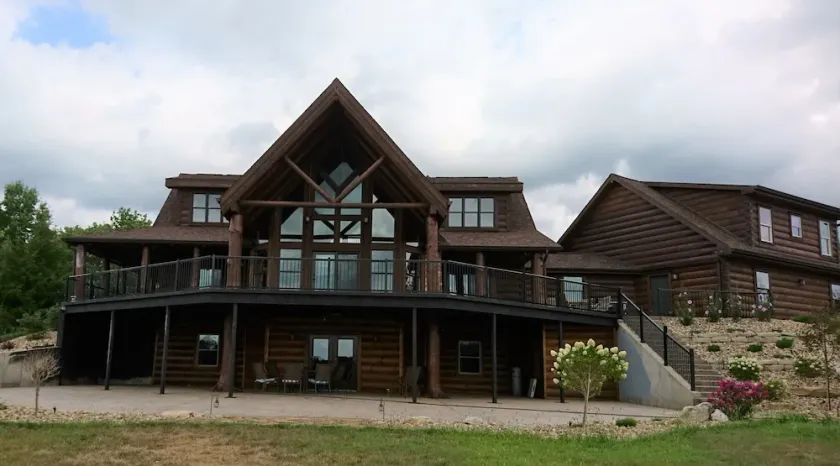 Atemberaubende Private Cabin Getaway mit herrlichem Kamin in der Nähe von Quincy, Illinois - Image 1