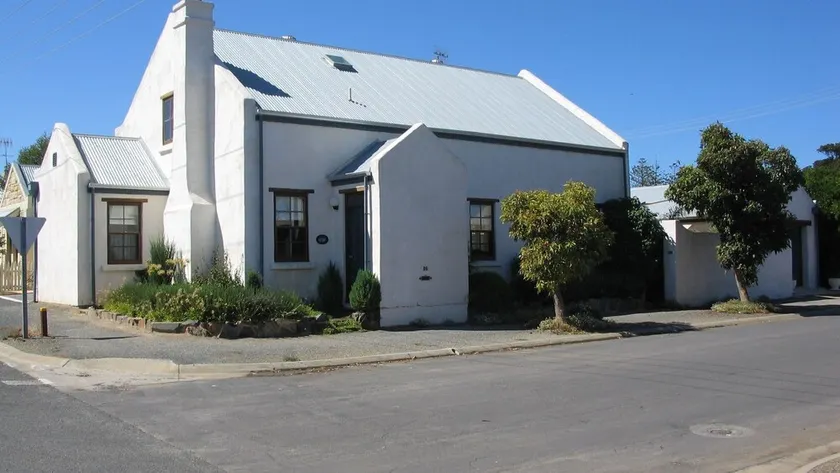 Cowsley House - Port Elliot - Image 1
