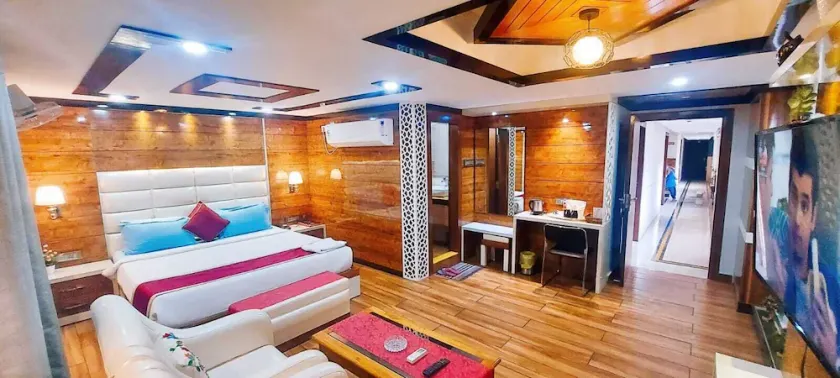 Hotel Rodali Residency - Image 1