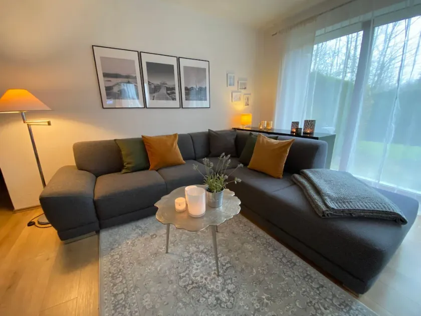 Ferienwohnung \"Kapitän Hook\" mit Sonnenterrasse & Garten zwischen Strand, Wald & Wiese auf Rügen! - Image 1