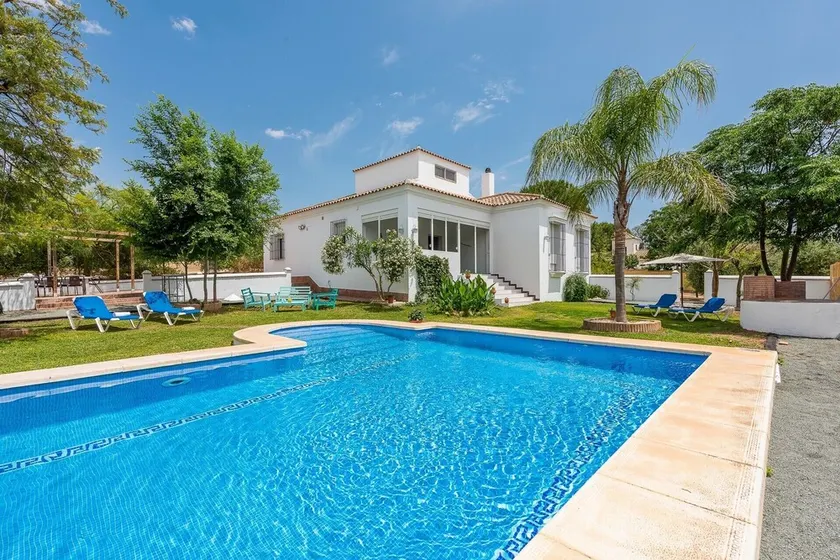 Casa de férias \"Casa Rural Dehesa De Las Yeguas\" com piscina, terraços e Wi-Fi - Image 1
