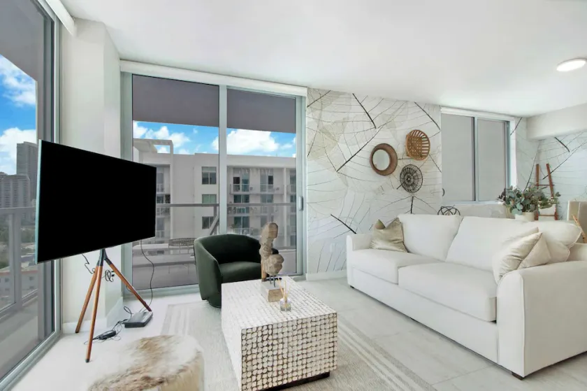 Boho Dream W/Bayviews! 2 Bdrm Condo - Miami Design - Image 1