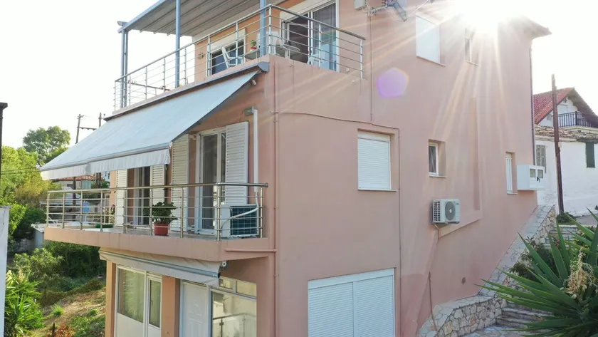 Christina Apt, Beautiful apartment 70 sqm with balcony 50m from the beach - Image 1