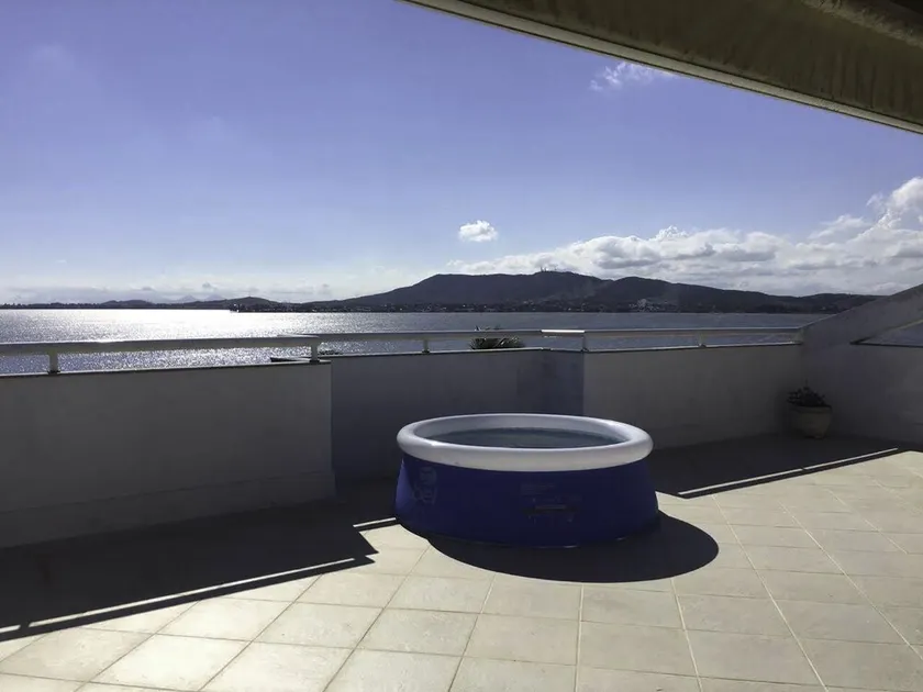 Entire floor penthouse with beach views. - Image 1