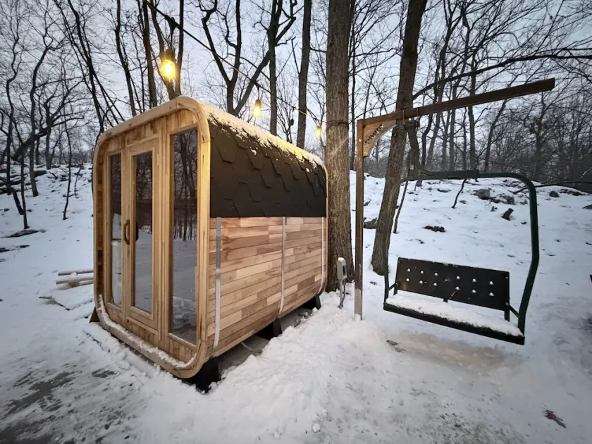 Lakefront Kayaks, HotTub FirePit Sauna Pool - Image 1