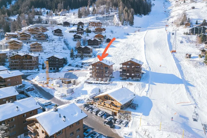 Ski-in-ski-out apartment with balcony. Exceptional mountain views - Image 1
