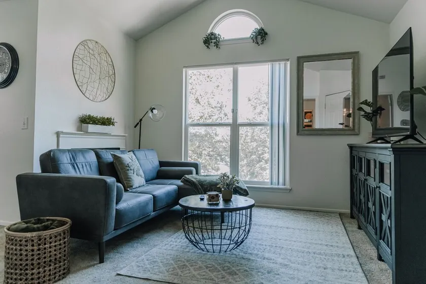 Cozy  apartment with hot tub/pool only minutes from canyons! - Image 1