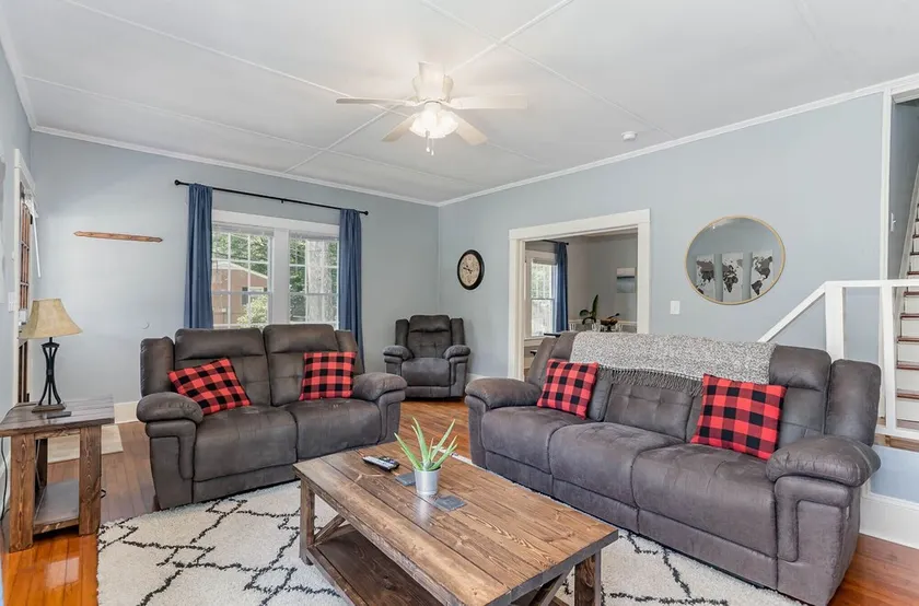 Updated historic 3b1.5b house minutes from old downtown w/ deck & work space - Image 1
