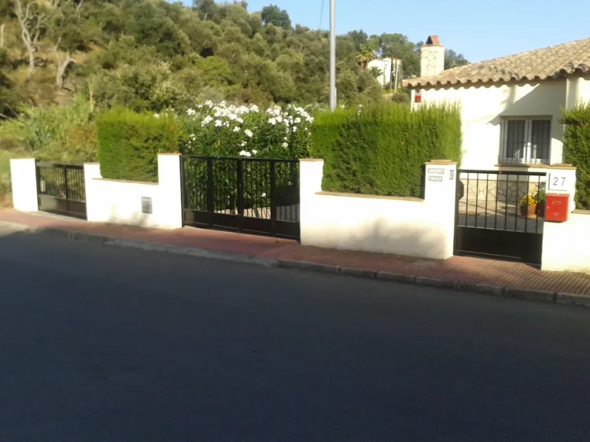 VILLA PINA. Riposati e rilassati in un ambiente verde con vista - Image 1