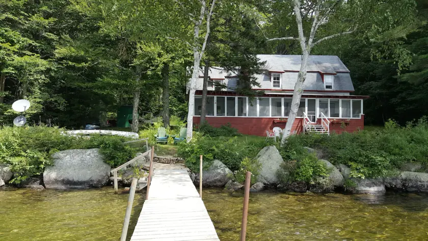 Secluded Lakefront Home in the White Mountains - Image 1