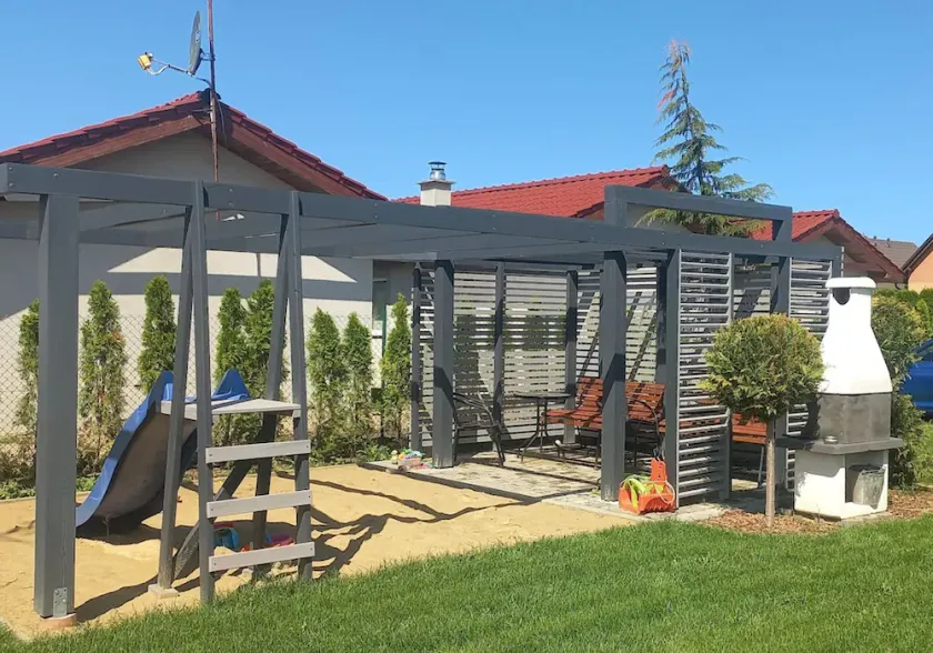 Single-story holiday homes in a quiet area - Image 1