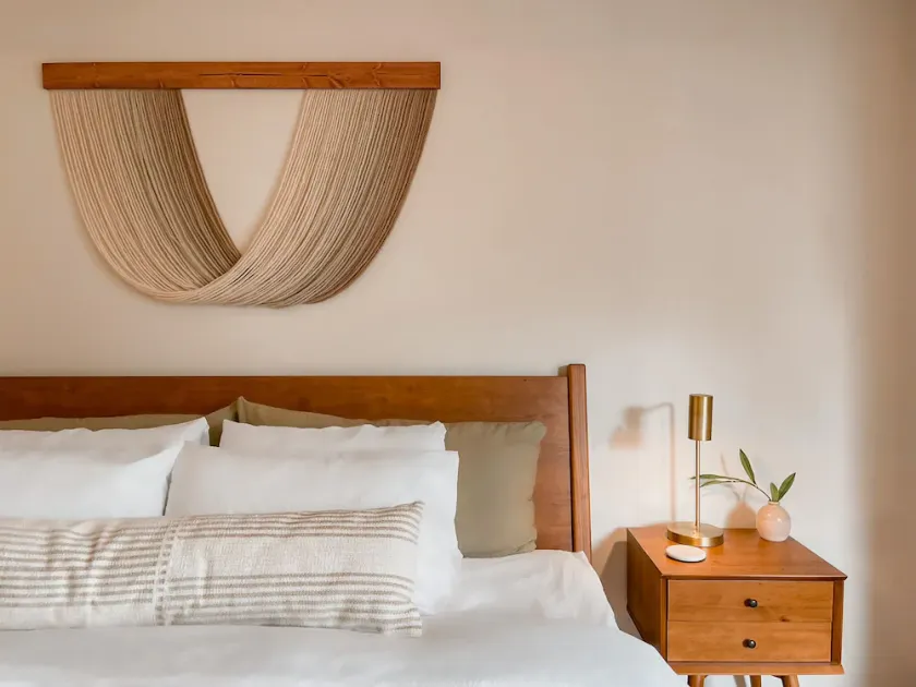 Stylish Mountaintop Treehouse 8 Min from UofO - Image 1