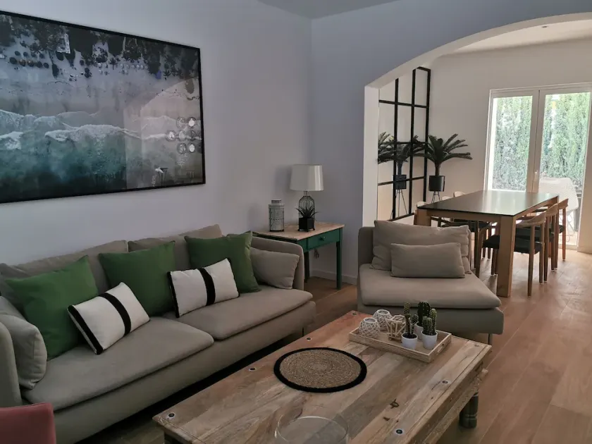 Nice renovated house one step from the beach - Image 1