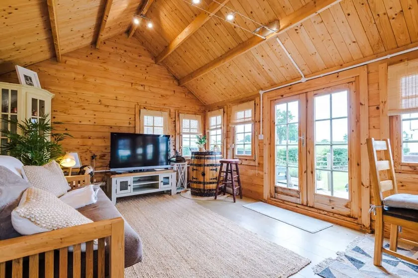 NEW Stunning 3 Bed Cottage in Audlem by 53 Degrees Property Ideal for Families & Groups - Image 1