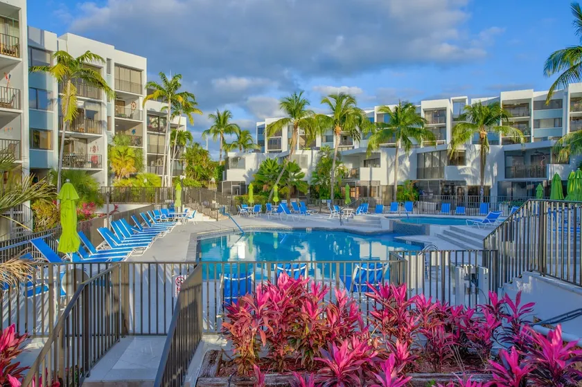 Paradise at Moon Bay - Image 1