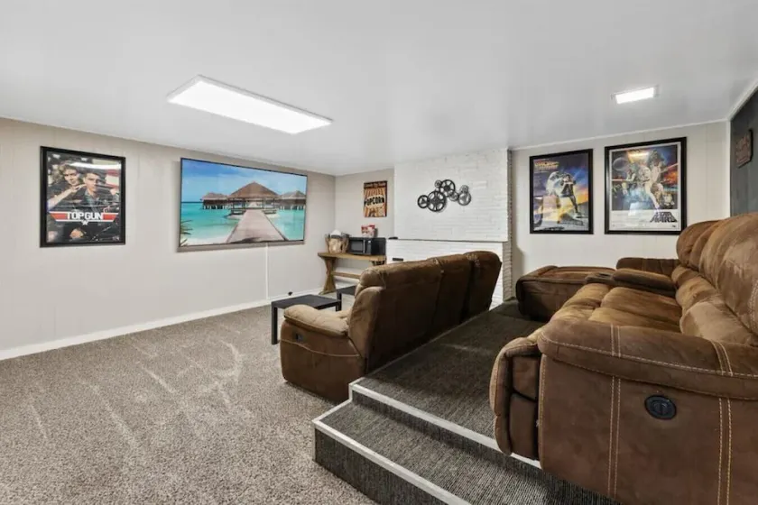 Perfect for groups-Theater & Arcade close to dwtn! - Image 1