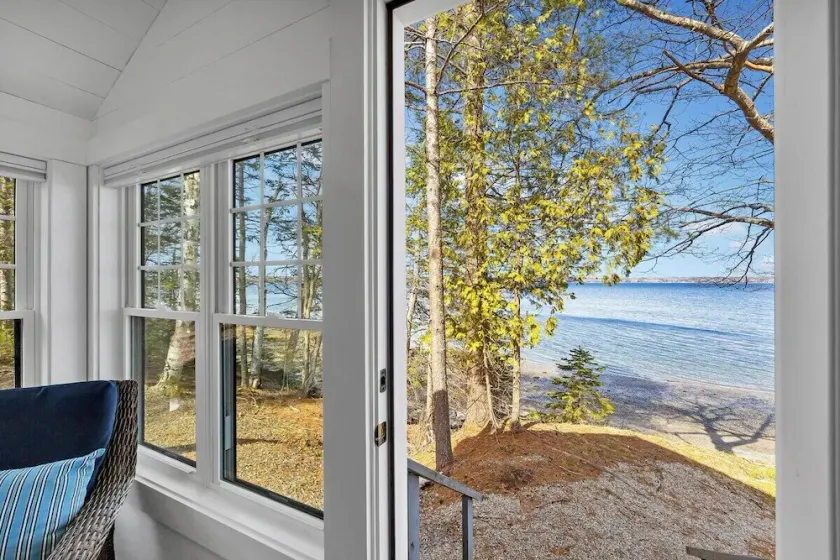 Beachcomber Cottage-Oceanfront! - Image 1