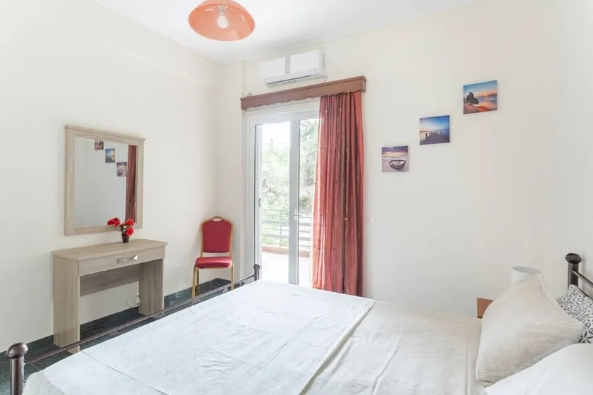 Zoumperi full house - Image 1
