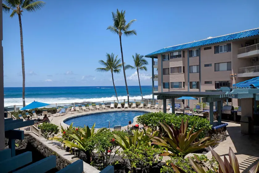 Offres de Kona Reef! À quelques pas de la vieille ville de Kona. Voir notre vidéo Tour. - Image 1