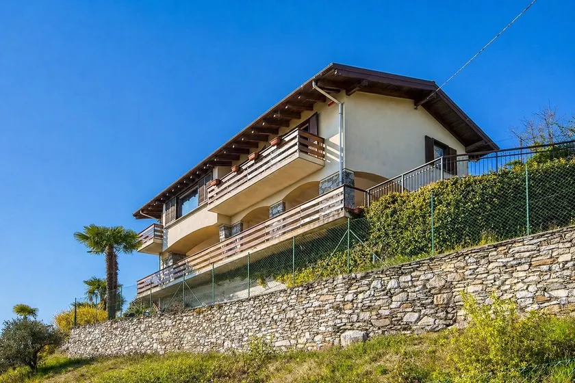 Detached 3½-room house with 2 bathrooms, terrace and balcony - Image 1