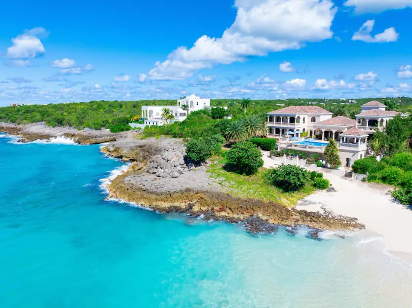 ON THE BEACH Luxury Villa & Beach House, Sleeps 20, Pools, Hot-tubs, Fire-pits… - Image 1