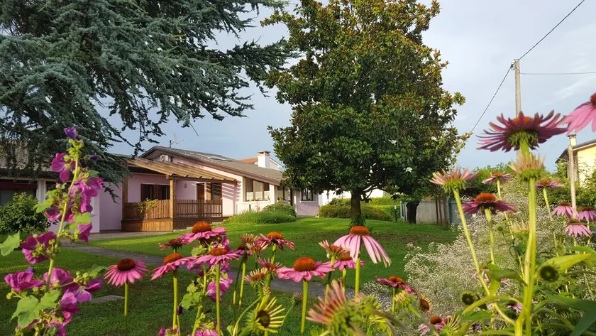 Porzione di villetta con ampio giardino in zona tranquilla di Padova - Image 1