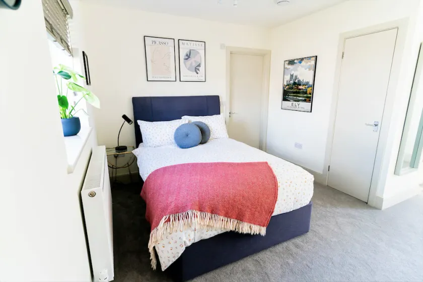 Elm Cottage - Stylish & Sunny Studio Flat with Countryside Views - Image 1