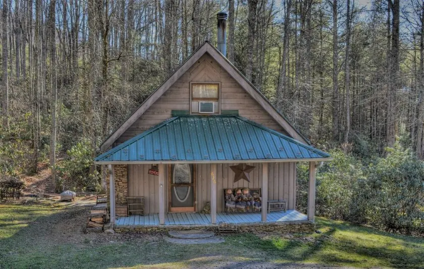 Creekside Waterfalls-Romantisk & Cozy Cabin med Hot Tub, Wi-Fi, Kæledyr tilladt. - Image 1