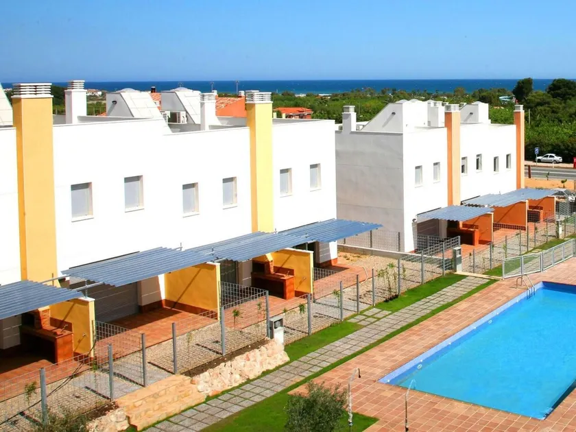 Casa adosada en Creixell con piscina y WIFI, cerca de la playa - Image 1
