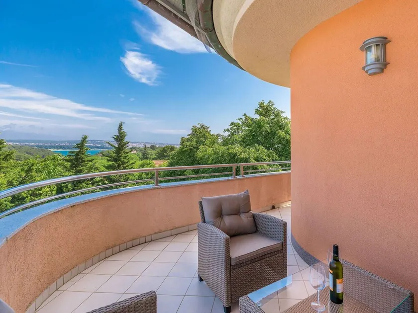 Nice apartment for 6 guests with A/C, WIFI, hot tub, TV, terrace and pets allowed - Image 1