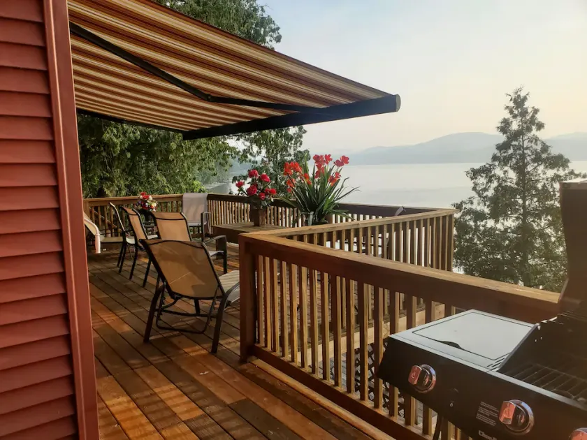 Maison familiale majestueuse du lac Champlain - Pvt Beach, Dock, couchers de soleil, détente et amusement! - Image 1