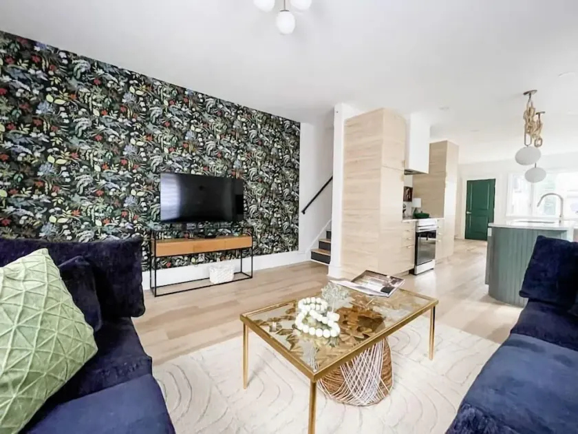 *Luxury 3 Bed 2.5 Bath / Prime Park Ave. Location* - Image 1