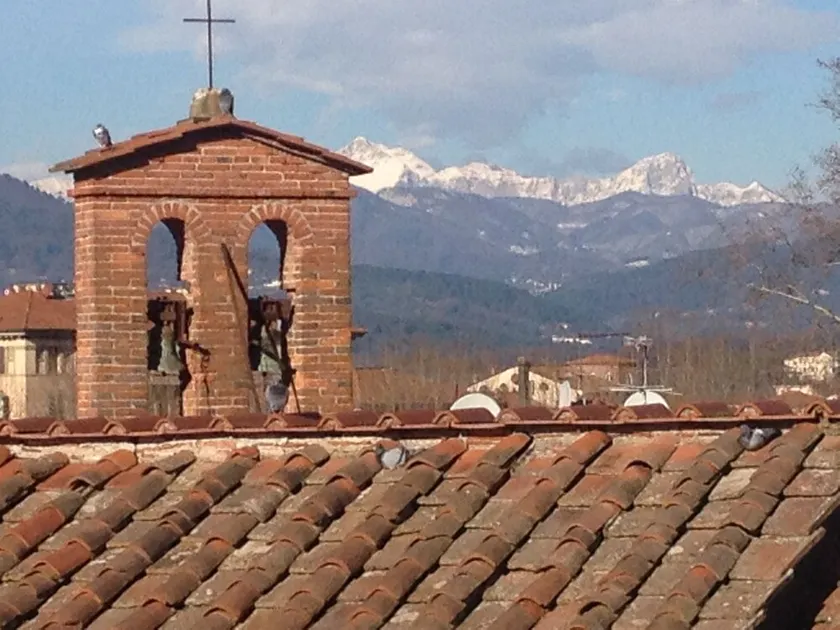 Beautiful Lucchese Apartment with Stunning Views - Image 1