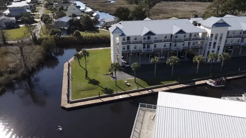 Fisherman’s Dream - condo on canal where the Suwannee meets the Gulf - Image 1
