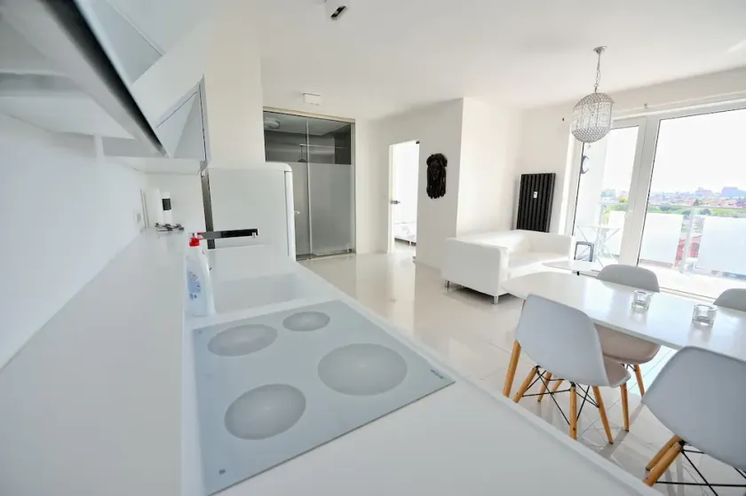 Bel appartement moderne au coeur de la ville thermale de Piestany - Image 1