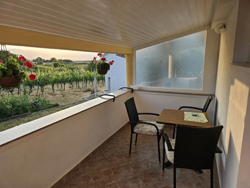 Studio Apartment in Nin with Terrace, Air Conditioning, Wi-Fi (3722-5) - Image 1