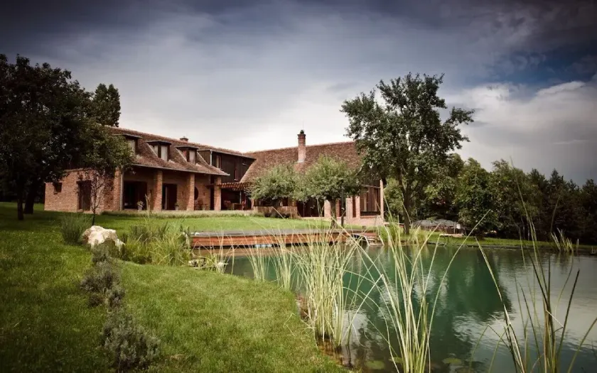 Villa privada de vacaciones, casa de campo con terreno adjunto en el oeste de Hungría - Image 1