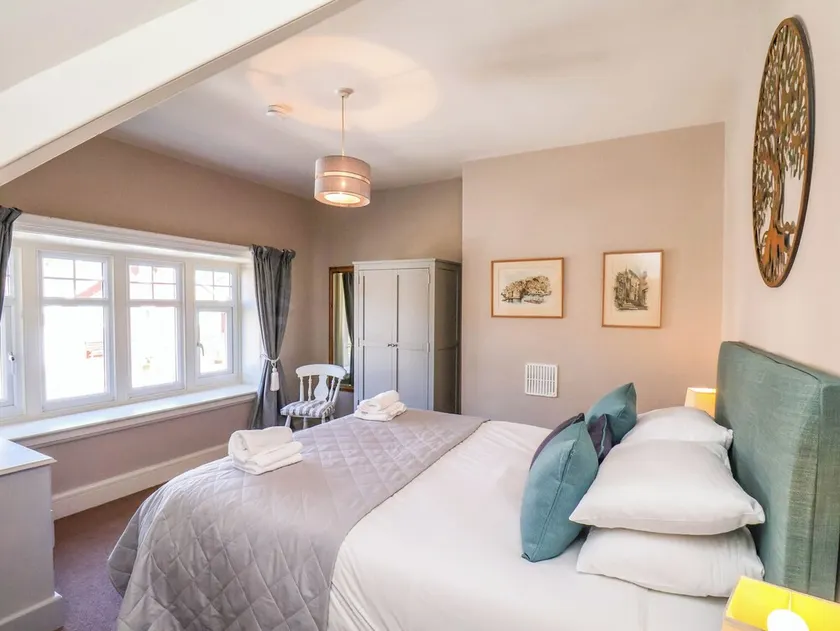 43 Springvale - Image 1