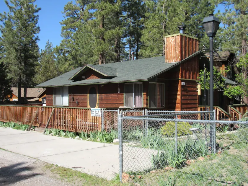Super Cozy 2 Bedroom 1 Bath With Spa and Deck - Image 1