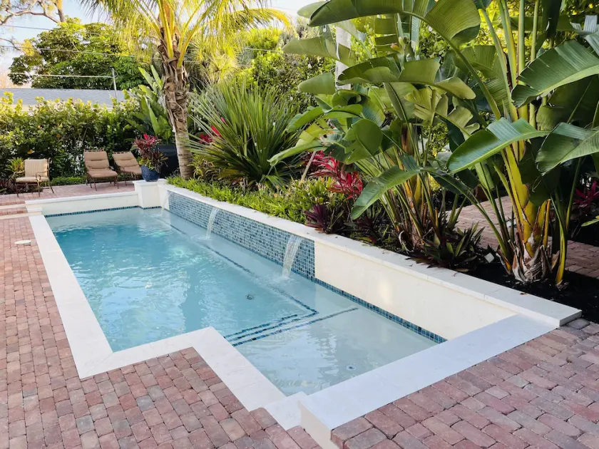 Close to beach! Botanical garden in the backyard! Beautiful pool! A+ location!! - Image 1