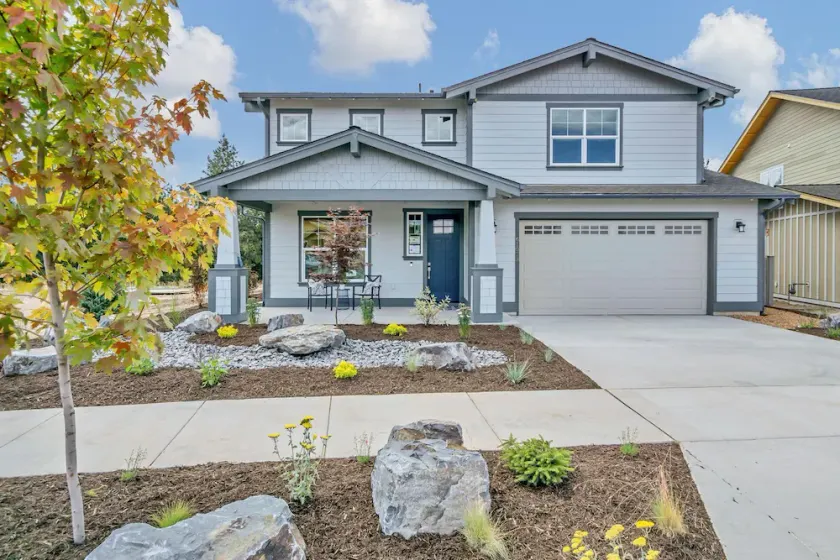 Amazing New Home in Bend...with hot tub! - Image 1