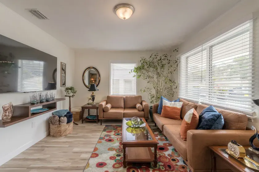 Fresh and Bright Newly Remodeled House near everything Fun! - Image 1