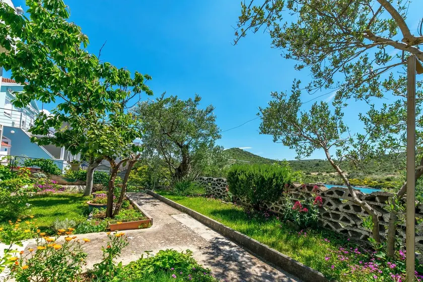 Apartment Garden by the sea - Image 1