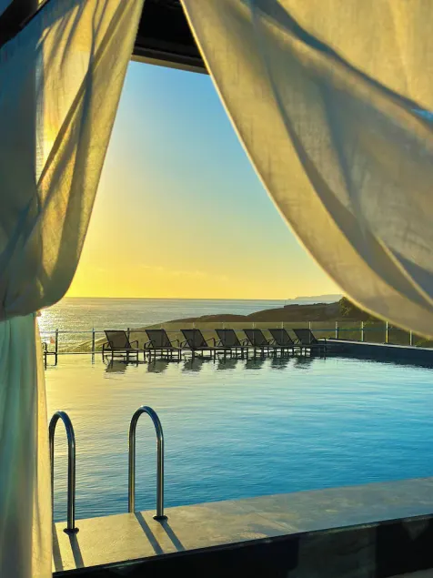 Blue Sea Hotel - Image 1