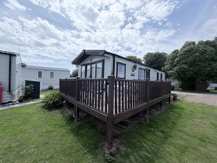 6 kaj campingvogn til leje med havudsigt i Suffolk ref 32042 - Image 1