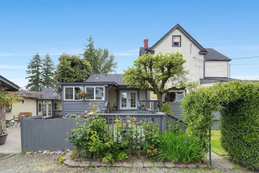Family compound in North Tacoma!  Large house, guest house, game room, koi pond! - Image 1